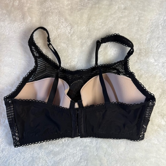 Victoria's Secret Black Lace Underwire Bra Size 34D - Picture 2 of 7